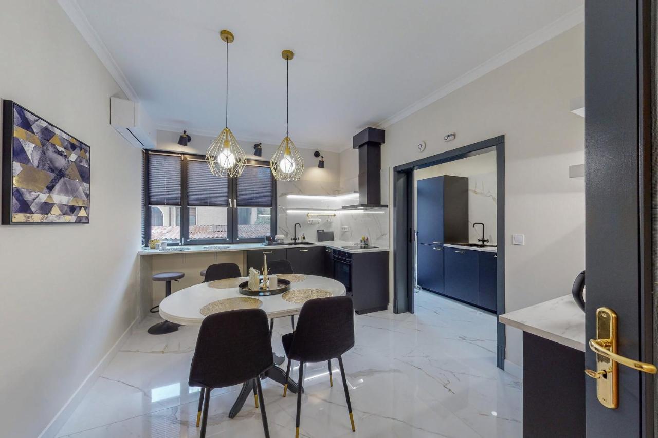 Golden Black Burgas Ngoại thất bức ảnh