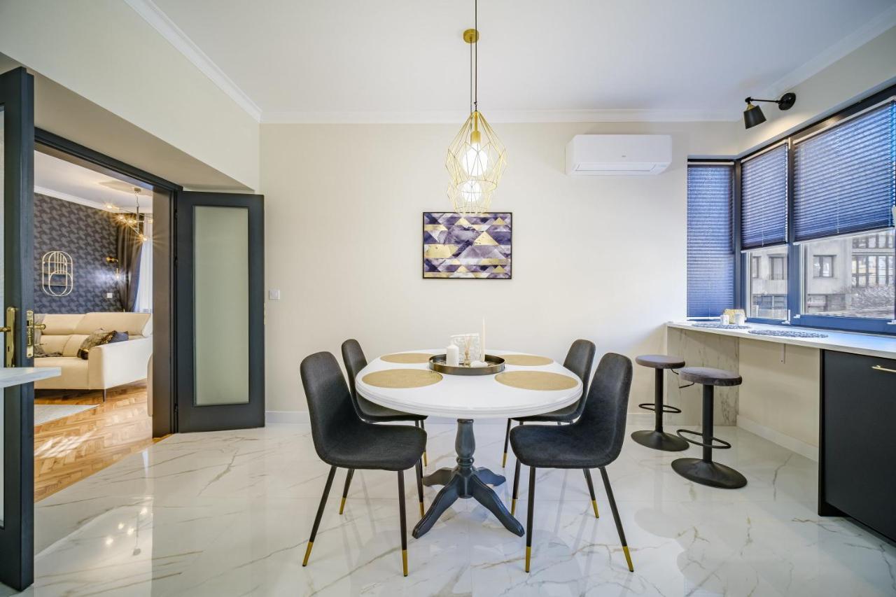 Golden Black Burgas Ngoại thất bức ảnh