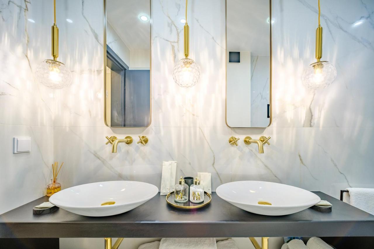 Golden Black Burgas Ngoại thất bức ảnh